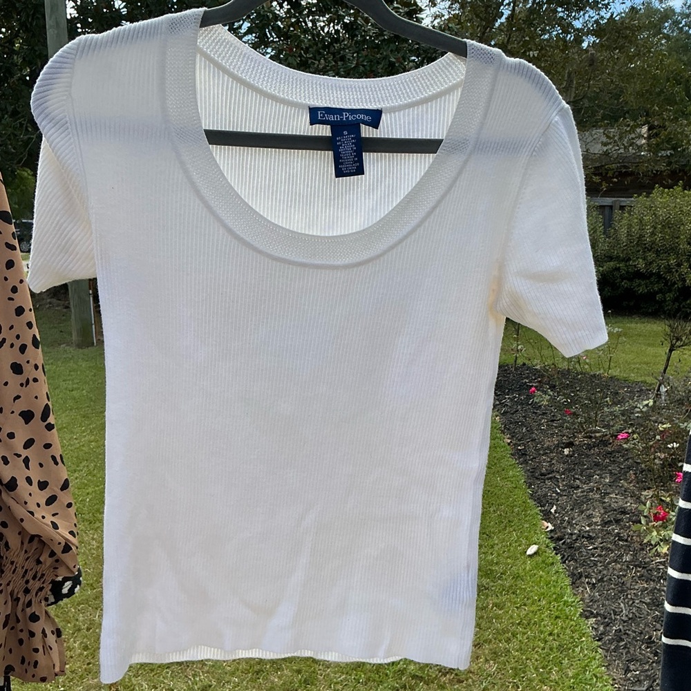 Evan Picone Cream Ribbed Short Sleeve Top